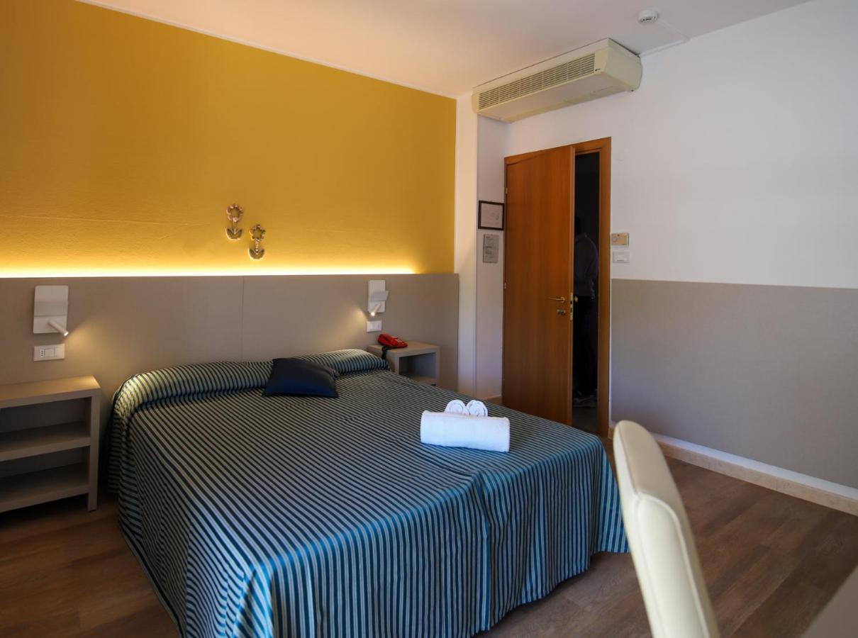 Hotel Stockholm Lido di Jesolo Esterno foto