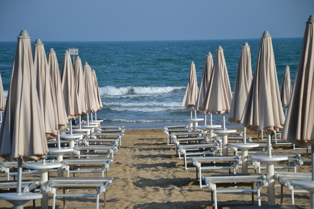 Hotel Stockholm Lido di Jesolo Esterno foto