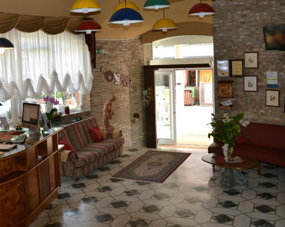 Hotel Stockholm Lido di Jesolo Esterno foto