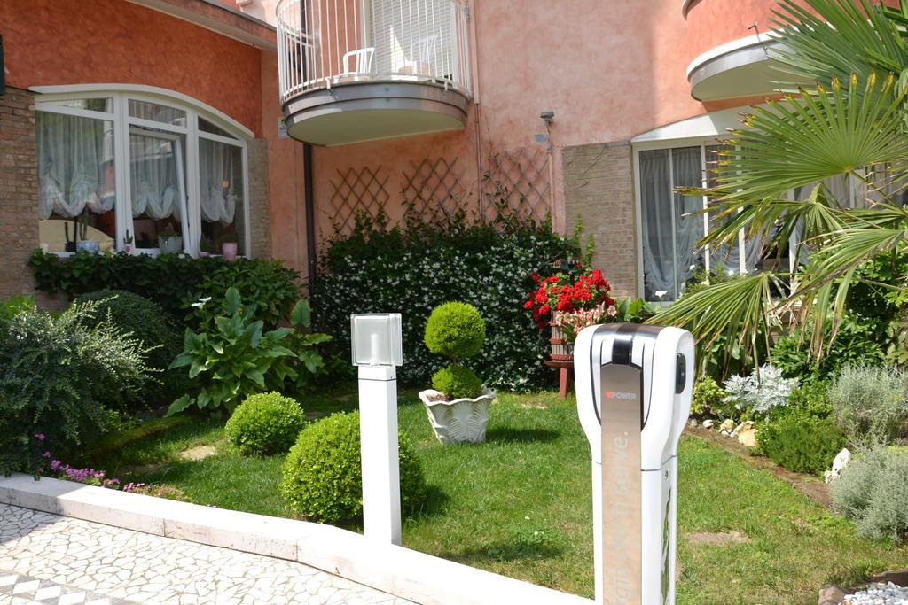Hotel Stockholm Lido di Jesolo Esterno foto