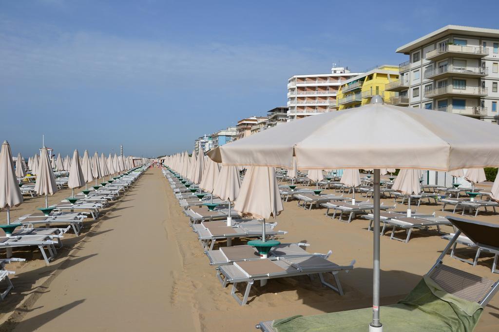 Hotel Stockholm Lido di Jesolo Esterno foto