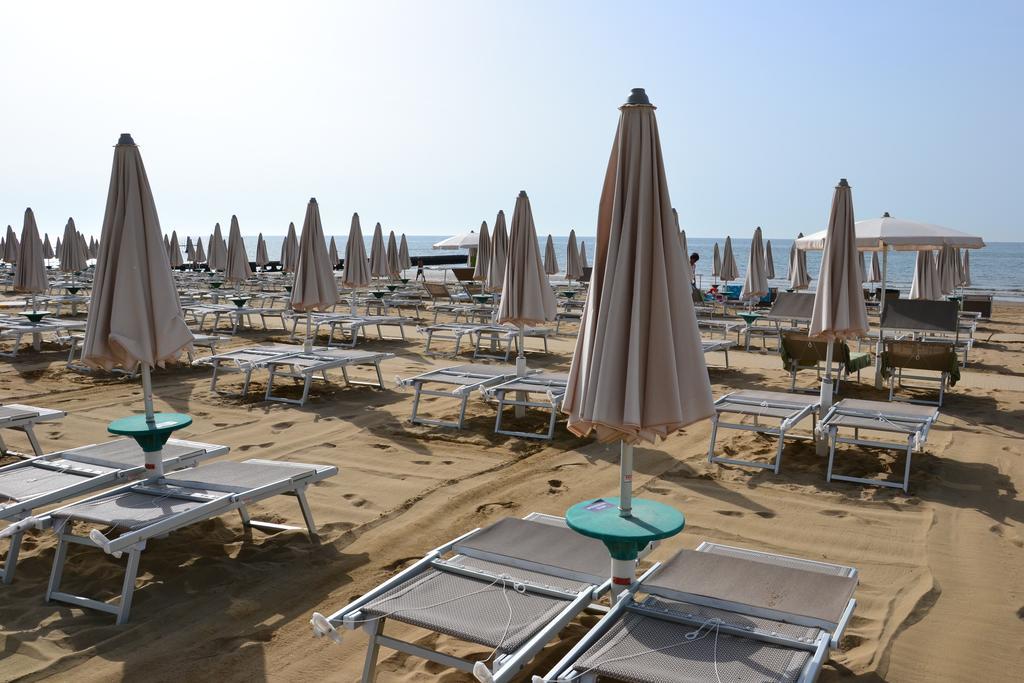 Hotel Stockholm Lido di Jesolo Esterno foto