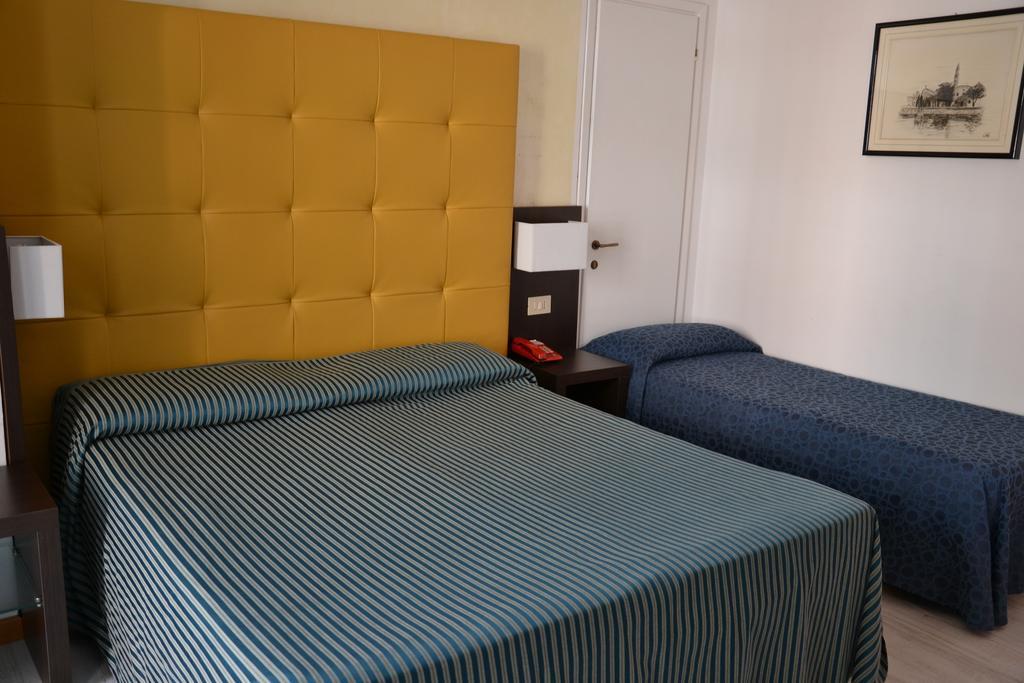 Hotel Stockholm Lido di Jesolo Camera foto