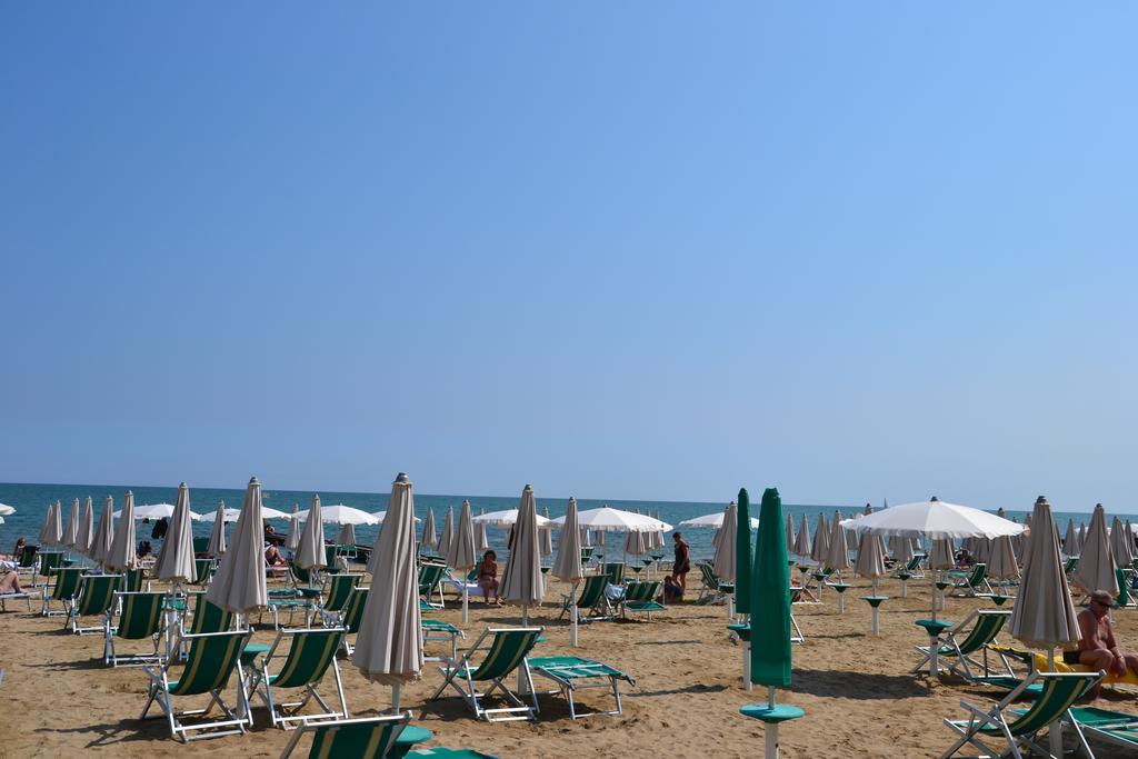 Hotel Stockholm Lido di Jesolo Esterno foto